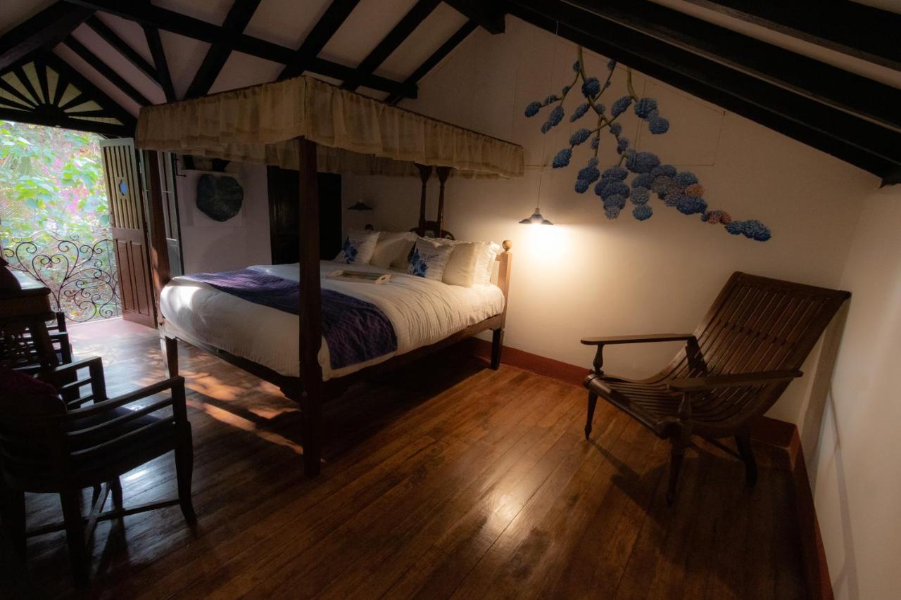 Bate Papo House Cafe Boutique Bed & Breakfast Saligao Exterior photo